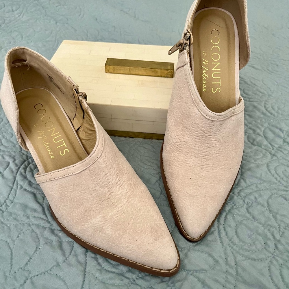 Coconuts by Matisse Cream Flats with Suede Texture